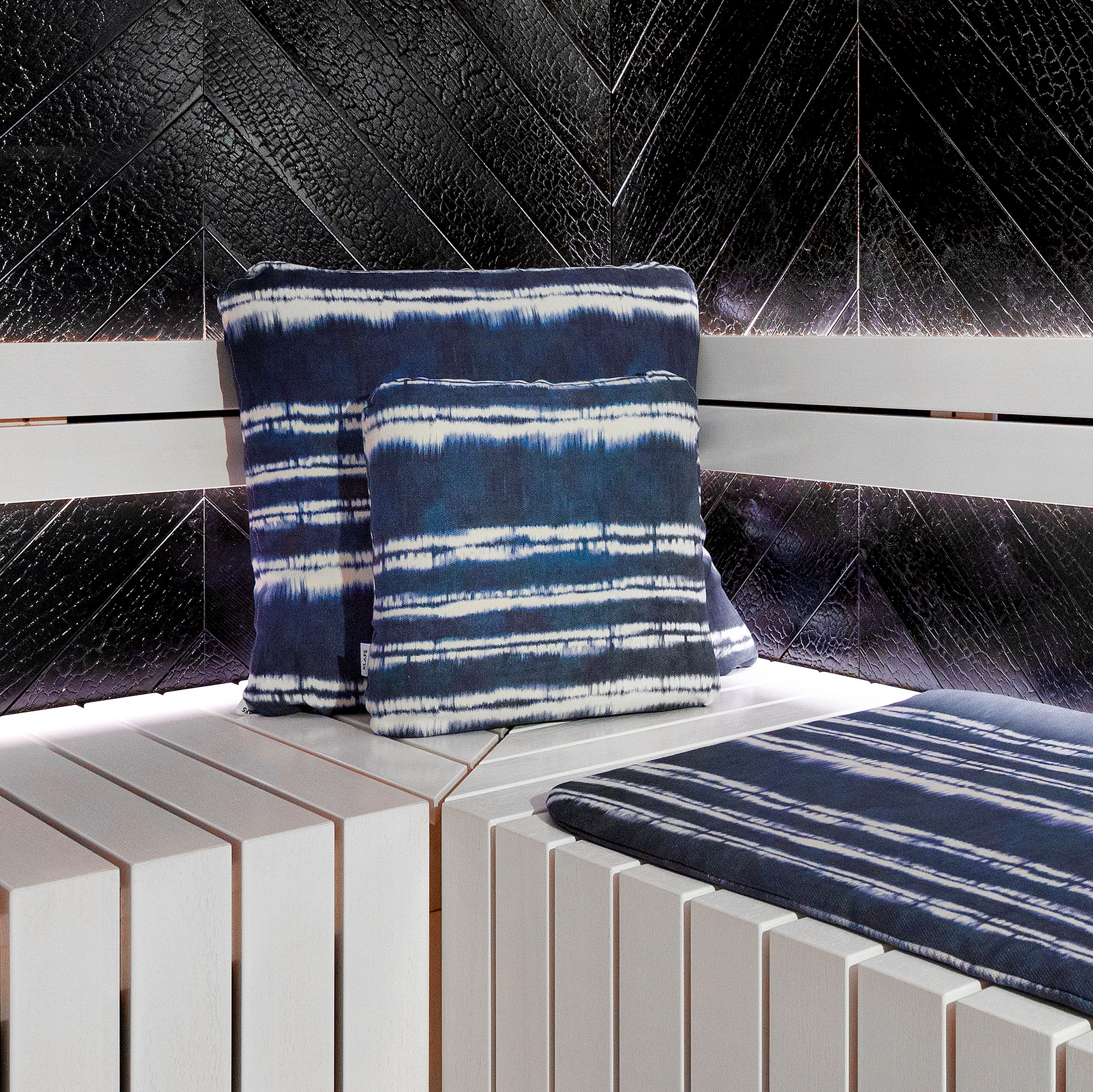SAUNAKISSEN MOLLIS® GESA L mit Bezug – Design by Gesa Hansen