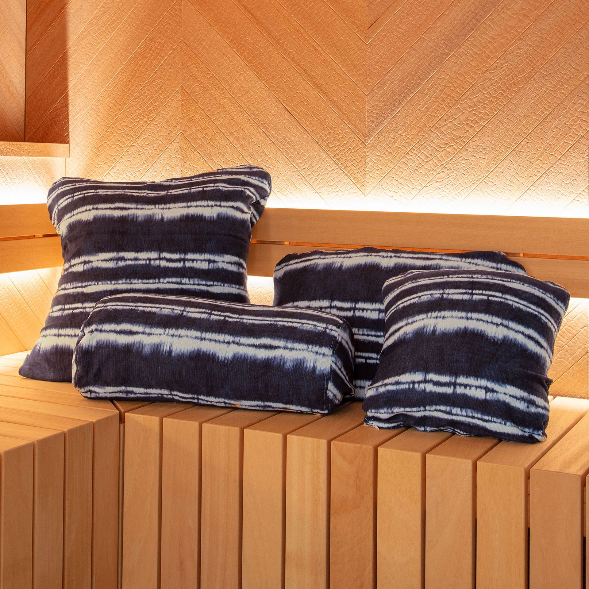 SAUNANACKENROLLE MOLLIS® GESA mit Bezug – Design by Gesa Hansen